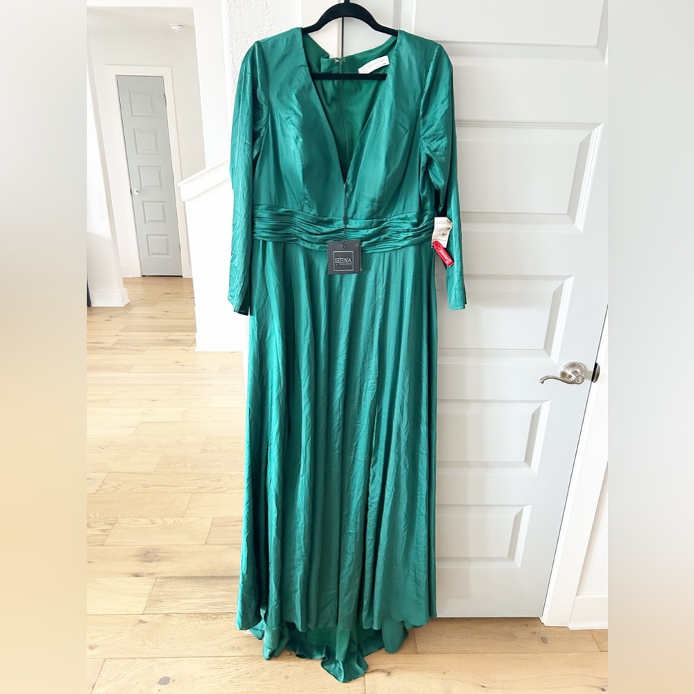 NWT Mac Duggal 55245 Emerald Green Long Sleeve Gown - Picture 2 of 5